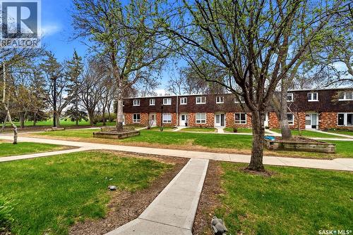 35 Spruceview Road, Regina, SK - Outdoor