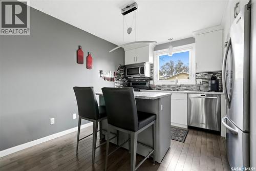 35 Spruceview Road, Regina, SK - Indoor Photo Showing Kitchen