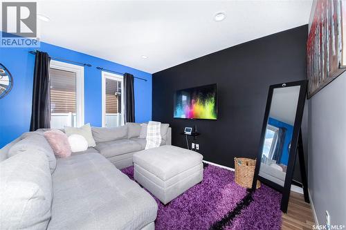 2 547 East Hampton Boulevard, Saskatoon, SK - Indoor