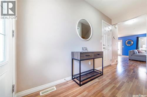 2 547 East Hampton Boulevard, Saskatoon, SK - Indoor