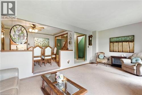 39 Megna Court, Hamilton, ON - Indoor Photo Showing Living Room