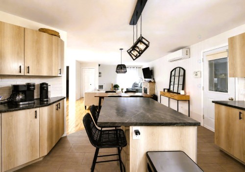 Cuisine - 208 Av. Roy, Saint-Jules, QC - Indoor Photo Showing Kitchen