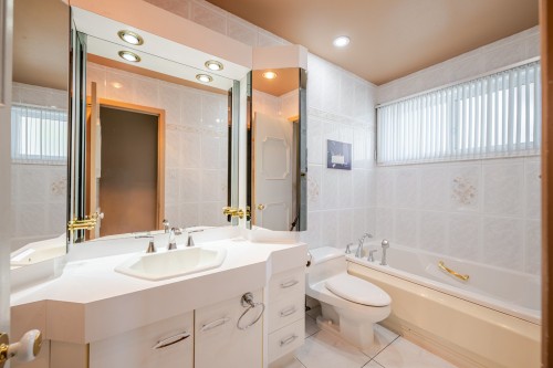 Salle de bains - 965 Av. Raymond-Jobin, Laval (Saint-Vincent-De-Paul), QC - Indoor Photo Showing Bathroom