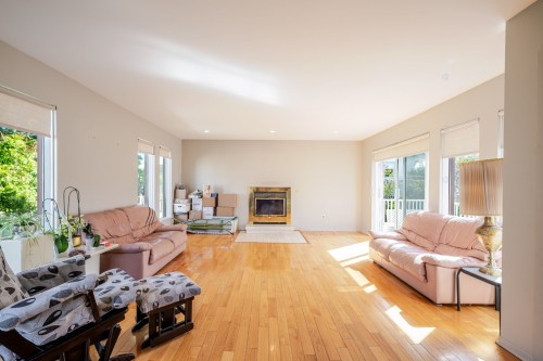 Salon - 965 Av. Raymond-Jobin, Laval (Saint-Vincent-De-Paul), QC - Indoor Photo Showing Living Room With Fireplace