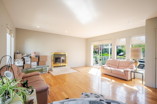 Salon - 965 Av. Raymond-Jobin, Laval (Saint-Vincent-De-Paul), QC - Indoor Photo Showing Living Room With Fireplace
