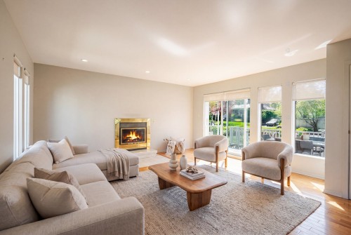 Salon - 965 Av. Raymond-Jobin, Laval (Saint-Vincent-De-Paul), QC - Indoor Photo Showing Living Room With Fireplace
