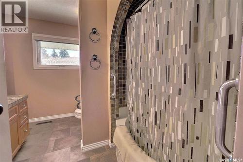 97 Compton Road, Regina, SK - Indoor Photo Showing Bathroom