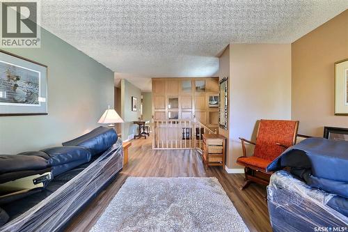 97 Compton Road, Regina, SK - Indoor Photo Showing Living Room