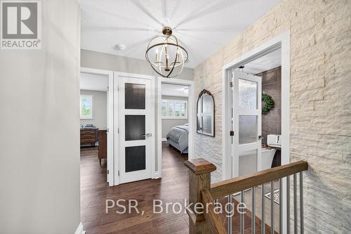323 Queen Victoria Drive, Hamilton, ON - Indoor Photo Showing Other Room