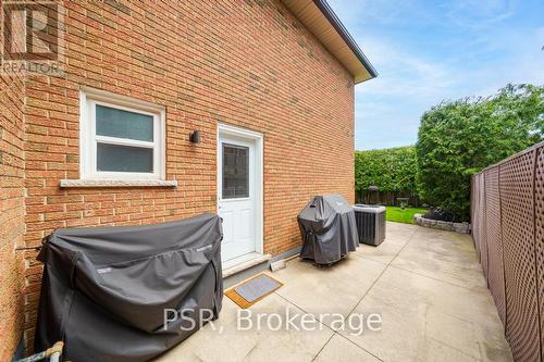 323 Queen Victoria Drive, Hamilton, ON - Outdoor With Exterior