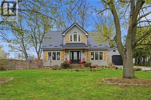27 BLOSSOM Avenue  Brantford, ON L3T 5L9
