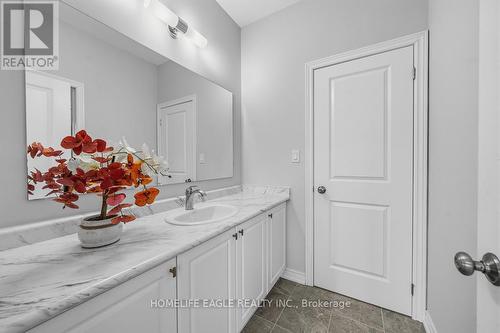 71 Woodhaven Avenue, Aurora, ON - Indoor Photo Showing Bathroom