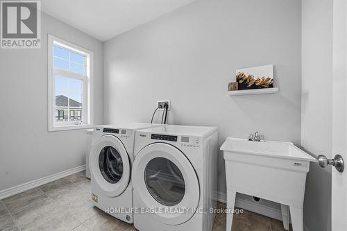 71 Woodhaven Avenue, Aurora, ON - Indoor Photo Showing Laundry Room