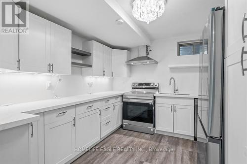 71 Woodhaven Avenue, Aurora, ON - Indoor Photo Showing Kitchen With Upgraded Kitchen