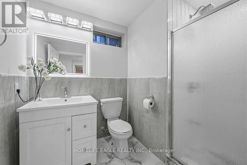 71 Woodhaven Avenue, Aurora, ON - Indoor Photo Showing Bathroom