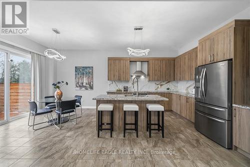 71 Woodhaven Avenue, Aurora, ON - Indoor Photo Showing Kitchen With Stainless Steel Kitchen