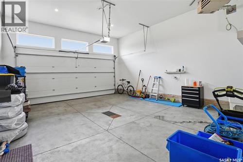 4264 Elderberry Crescent E, Regina, SK - Indoor Photo Showing Garage