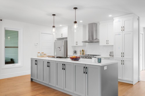 Kitchen - 31 Ch. Champlain, Val-Des-Monts, QC - Indoor Photo Showing Kitchen With Upgraded Kitchen