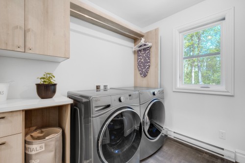 Laundry - 31 Ch. Champlain, Val-Des-Monts, QC - Indoor Photo Showing Laundry Room
