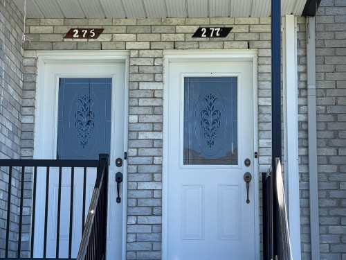 Entry - 277 Crois. Des Pionniers, L'Île-Perrot, QC - Outdoor