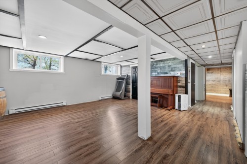 Salle familiale - 2564 Ch. Des Patriotes, Richelieu, QC - Indoor Photo Showing Other Room