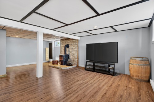Salle familiale - 2564 Ch. Des Patriotes, Richelieu, QC - Indoor