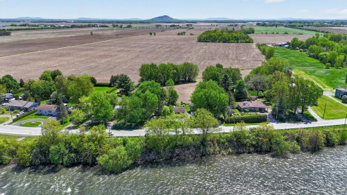 Vue sur l'eau - 2564 Ch. Des Patriotes, Richelieu, QC - Outdoor With View