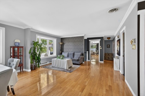 Salon - 2564 Ch. Des Patriotes, Richelieu, QC - Indoor Photo Showing Living Room
