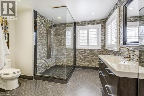 2080 Mckerlie Crescent, Burlington, ON - Indoor Photo Showing Bathroom