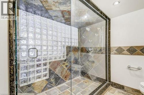 2080 Mckerlie Crescent, Burlington, ON - Indoor Photo Showing Bathroom