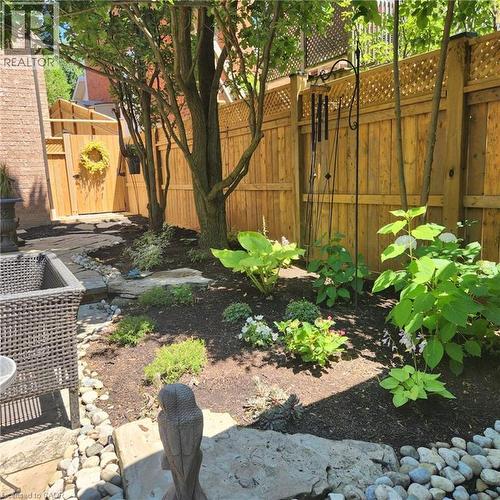 2080 Mckerlie Crescent, Burlington, ON - Outdoor