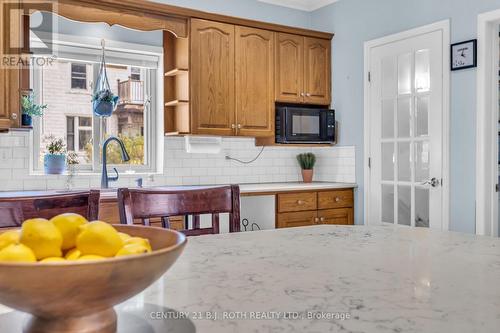 32 Samuel Street, Kitchener, ON - Indoor Photo Showing Kitchen