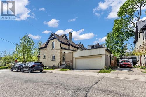 32 Samuel Street, Kitchener, ON - Outdoor