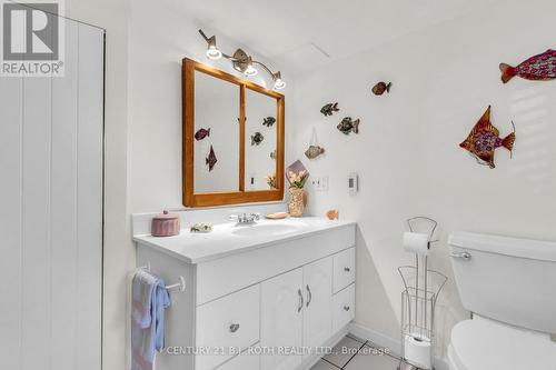 32 Samuel Street, Kitchener, ON - Indoor Photo Showing Bathroom