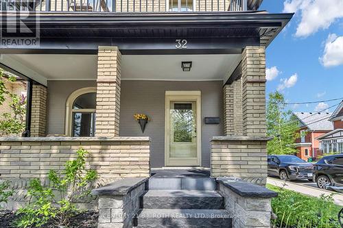 32 Samuel Street, Kitchener, ON - Outdoor