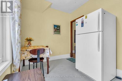 32 Samuel Street, Kitchener, ON - Indoor Photo Showing Other Room