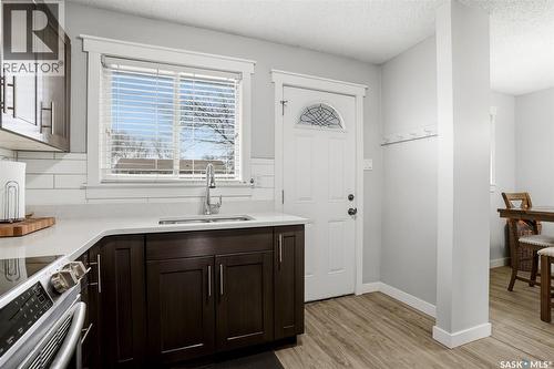 14 Diamond Street, Regina, SK - Indoor Photo Showing Kitchen