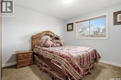 14 Diamond Street, Regina, SK - Indoor Photo Showing Bedroom