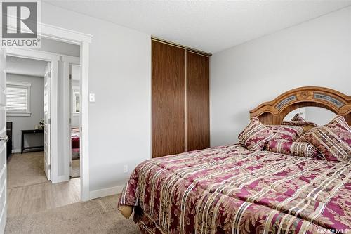 14 Diamond Street, Regina, SK - Indoor Photo Showing Bedroom