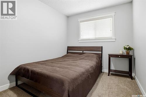 14 Diamond Street, Regina, SK - Indoor Photo Showing Bedroom