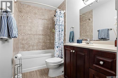 14 Diamond Street, Regina, SK - Indoor Photo Showing Bathroom