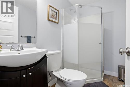 14 Diamond Street, Regina, SK - Indoor Photo Showing Bathroom