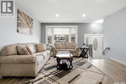 14 Diamond Street, Regina, SK - Indoor Photo Showing Living Room