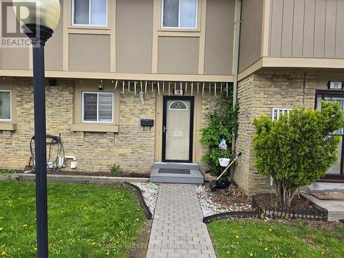 34 - 57 HANSEN ROAD N  Brampton, ON L6V 3C6