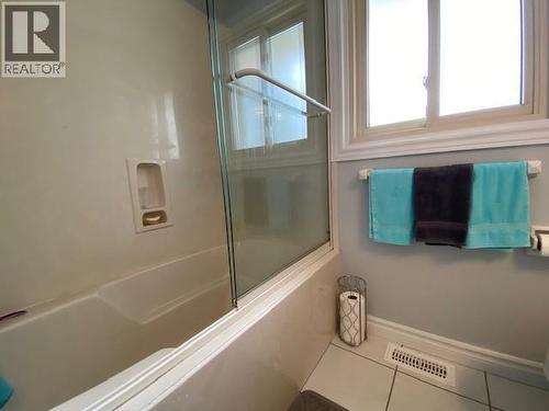 875 Champlain Road, Sarnia, ON - Indoor Photo Showing Bathroom