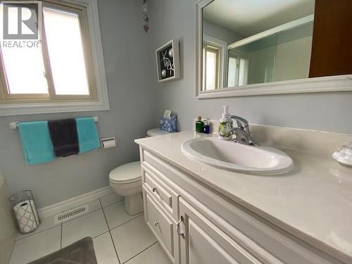 875 Champlain Road, Sarnia, ON - Indoor Photo Showing Bathroom
