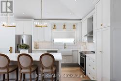 1761 CORAM CRESCENT  Mississauga, ON L4X 1L2