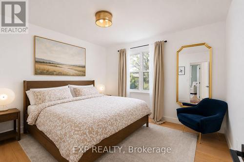 1761 Coram Crescent, Mississauga, ON - Indoor Photo Showing Bedroom