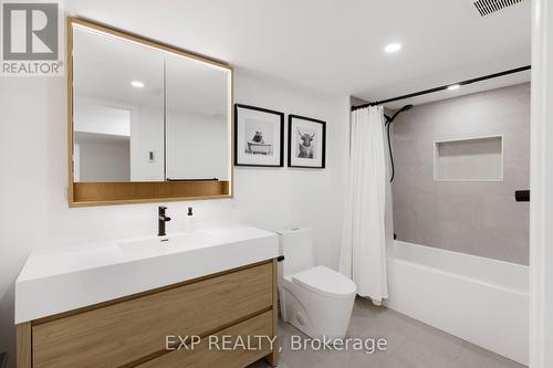1761 Coram Crescent, Mississauga, ON - Indoor Photo Showing Bathroom