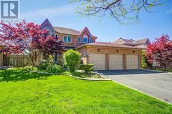 32 DUMFRIES DRIVE Markham, ON L6C 1R9